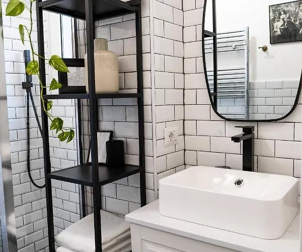 Appartamento La Polveriera, Eleganti E Luminosi Vicino Al Colosseo