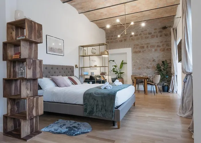 La Polveriera, Eleganti E Luminosi Vicino Al Colosseo Roma