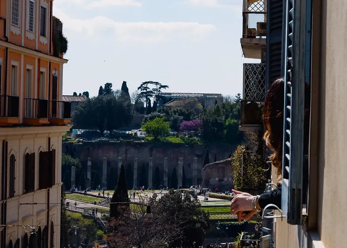 Appartamento La Polveriera, Eleganti E Luminosi Vicino Al Colosseo