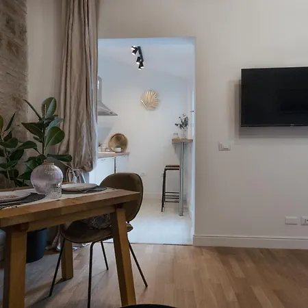 Apartament La Polveriera, Eleganti E Luminosi Vicino Al Colosseo